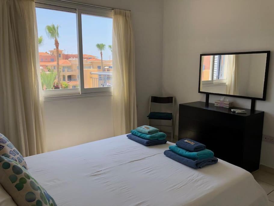 Limnaria Gardens - Spacious And Sunny 1 Bed With Pool Views *
