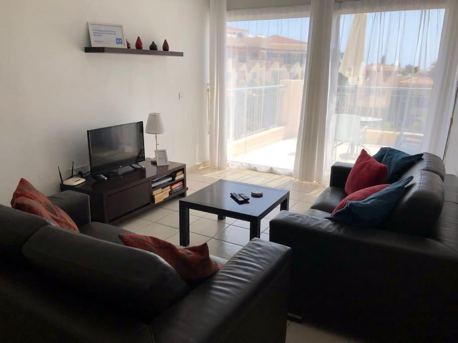 Apartment Limnaria Gardens - Spacious And Sunny 1 Bed With Pool Views Paphos