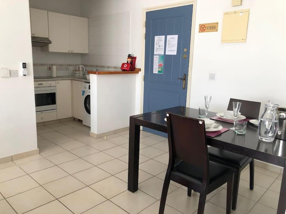 Apartament Limnaria Gardens - Spacious And Sunny 1 Bed With Pool Views
