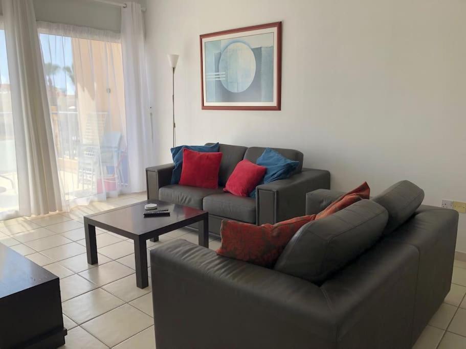 Limnaria Gardens - Spacious And Sunny 1 Bed With Pool Views Apartment *