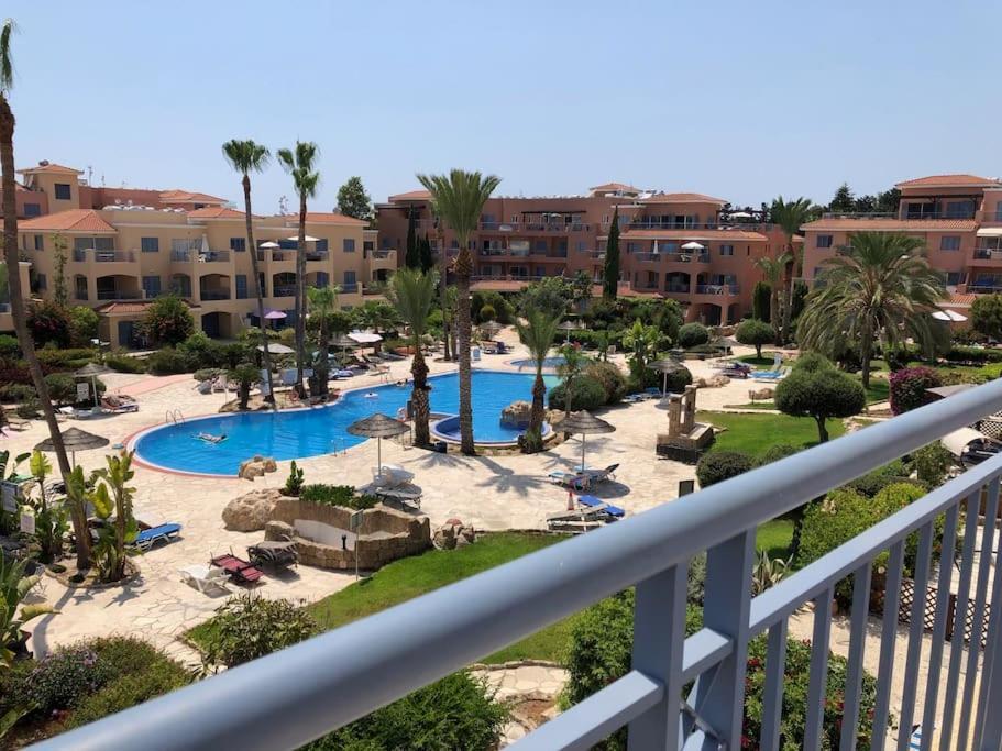 Limnaria Gardens - Spacious And Sunny 1 Bed With Pool Views Apartment *
